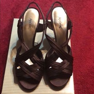 Jacqueline Ferrar Brown Heels 8 1/2 M
